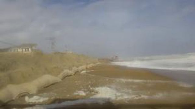 Surf Cam #1 of Kitty Hawk, NC on closest approach of Joaquin (2015)