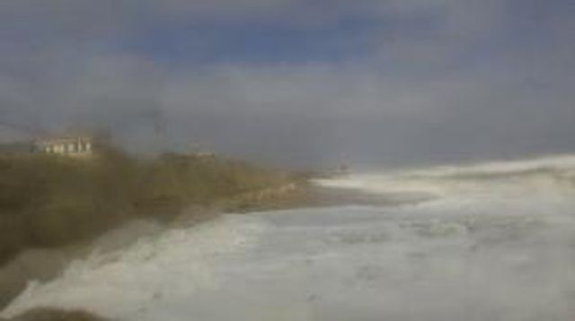 Surf Cam #1 of Kitty Hawk, NC on closest approach of Joaquin (2015)
