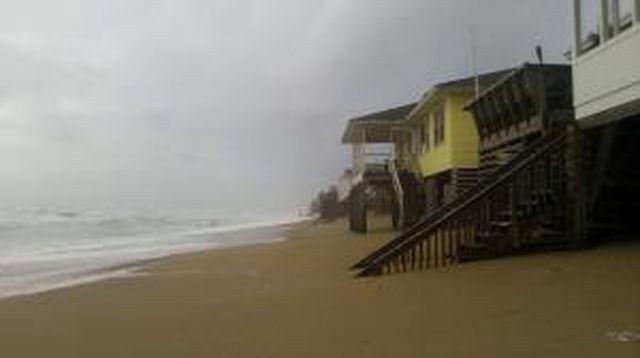 Surf Cam #2 of Kitty Hawk, NC on closest approach of Joaquin (2015)