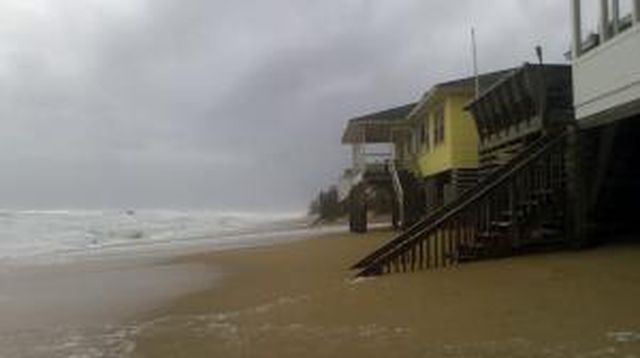 Surf Cam #2 of Kitty Hawk, NC on closest approach of Joaquin (2015)