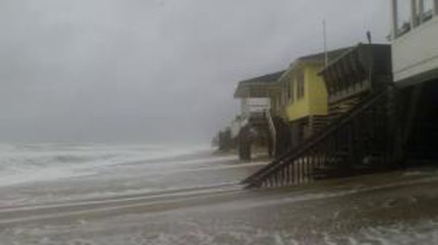 Surf Cam #2 of Kitty Hawk, NC on closest approach of Joaquin (2015)