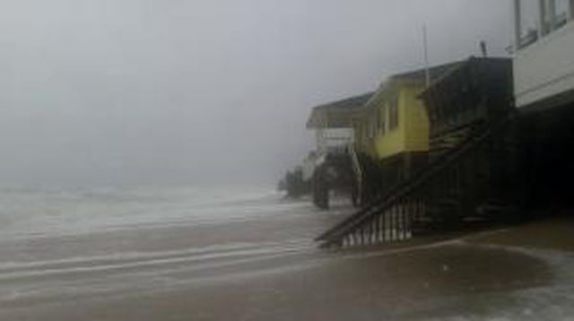 Surf Cam #2 of Kitty Hawk, NC on closest approach of Joaquin (2015)