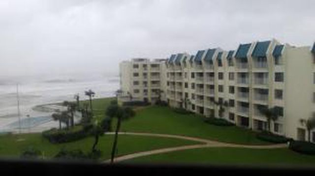 Hurricanetrack.com Mark Sudduth NSB South Webcam (Matthew)