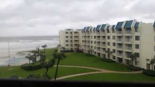 Hurricanetrack.com Mark Sudduth NSB South Webcam (Matthew)