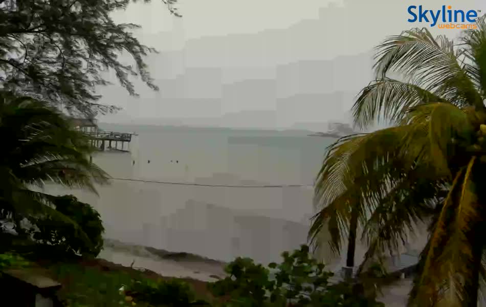 Sandy Bay, Guanaja Honduras Webcam Recording Earl Approach (2016)