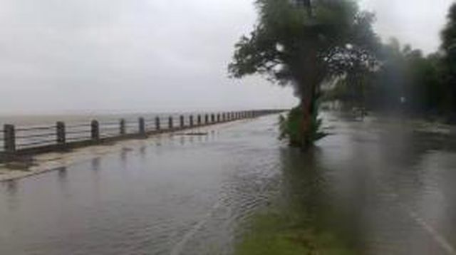 Hurricanetrack.com Mark Sudduth Charleston Battery Surge Cam (Matthew)