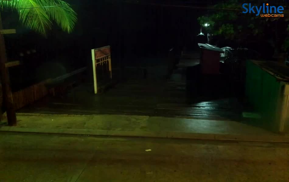 RoatÃ¡n Honduras Webcam Recording Earl Approach (2016)