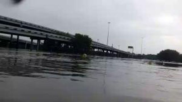 Hurricanetrack.com Mark Sudduth Houston/Brays Bayou Cam 1 Harvey (2017)