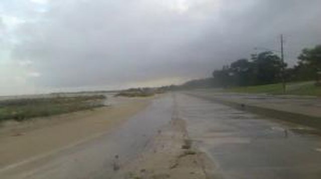 Hurricanetrack.com Mark Sudduth Waveland Cam (Cindy)