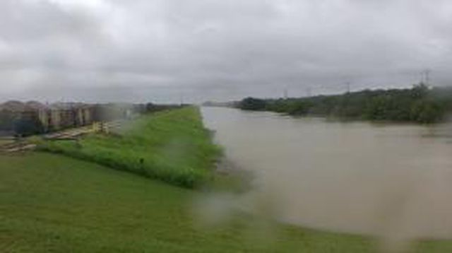 Hurricanetrack.com Mark Sudduth  Barker Cypress Road at Addicks Reservoir Cam 5 Harvey (2017)
