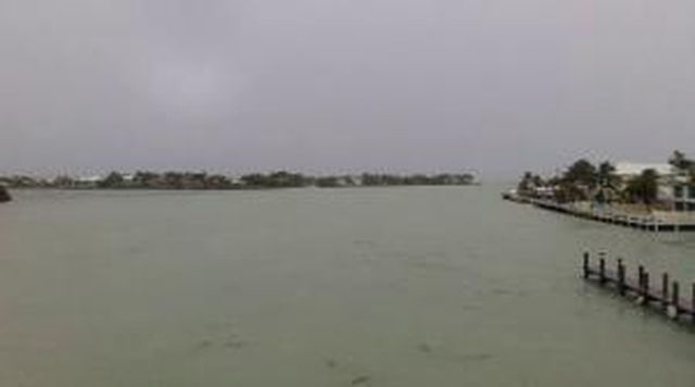 HurricaneTrack Weather Cam Marathon Key, Vaca Cut Bridge Irma (2017)
