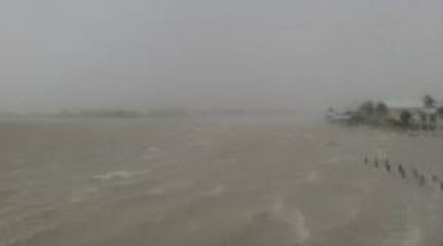 HurricaneTrack Weather Cam Marathon Key, Vaca Cut Bridge Irma (2017)