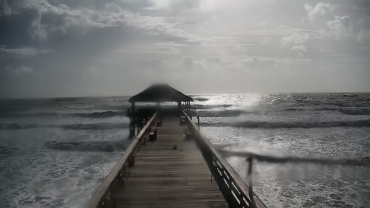 Cocoa Beach Pier Cam Dorian (2019)