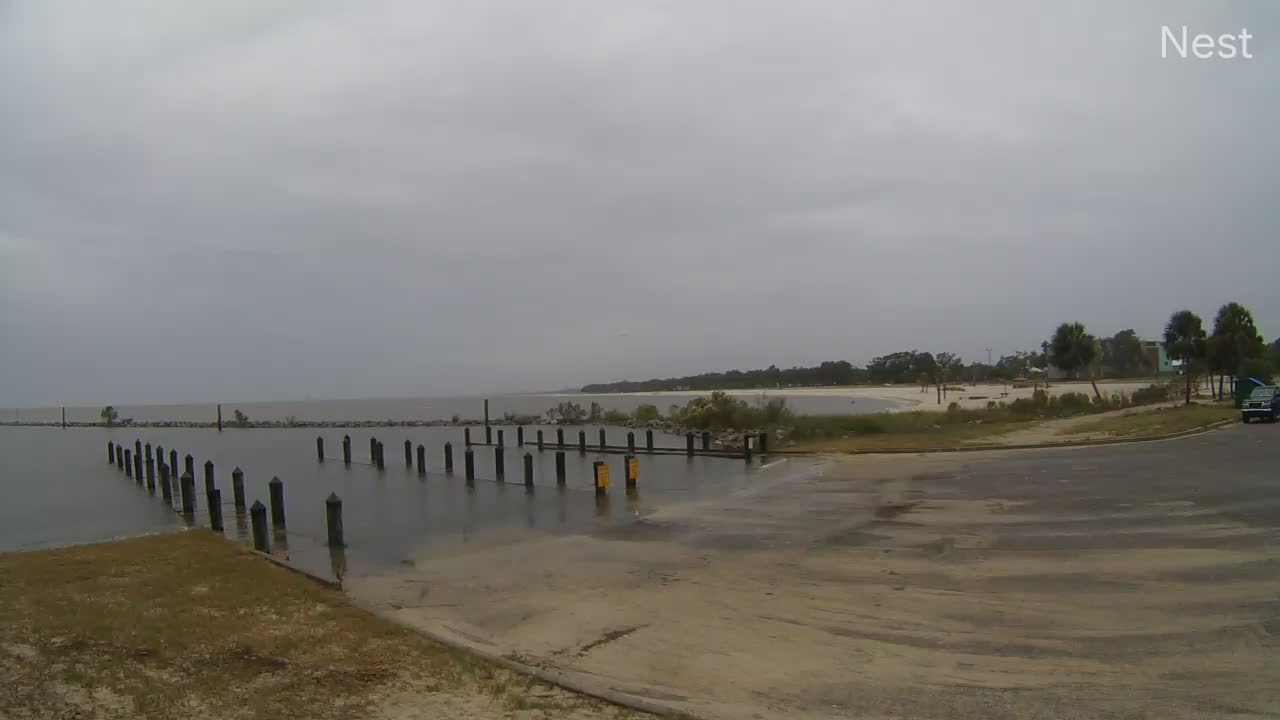 Hurricanetrack.com Courthouse Pier Cam 1 Zeta (2020)