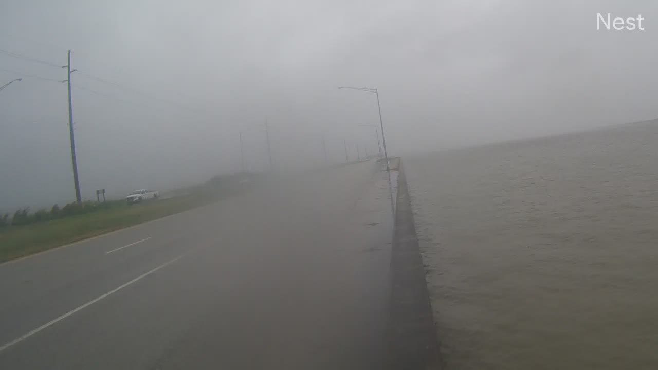 Battleship Parkway, Mobile, AL  - HurricaneTrack Cam 12 Recording Sally (2020)