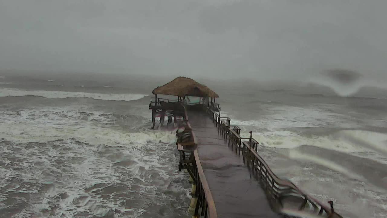 Cocoa Beach PIer Cam Nicole (2022)