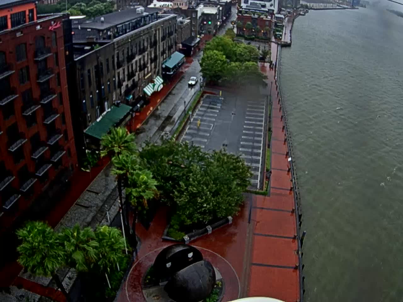 Savannah, GA River St. WW2 Memorial Webcam Debby (2024)
