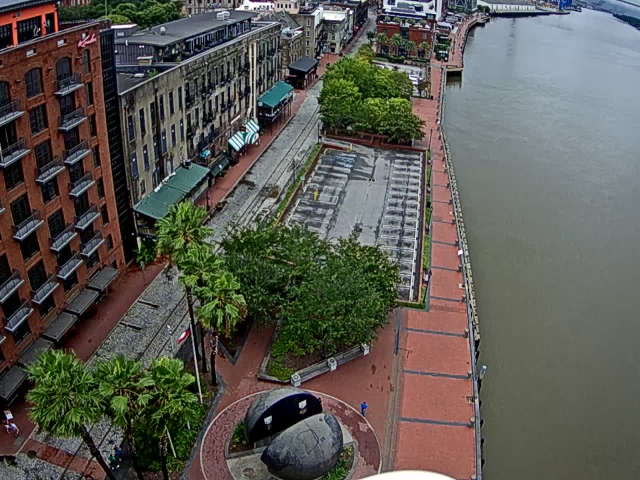 Savannah, GA River St. WW2 Memorial Webcam Debby (2024)
