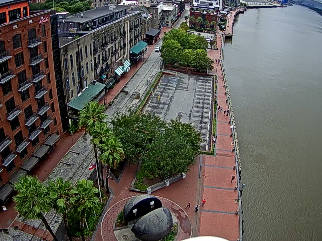 Savannah, GA River St. WW2 Memorial Webcam Debby (2024)