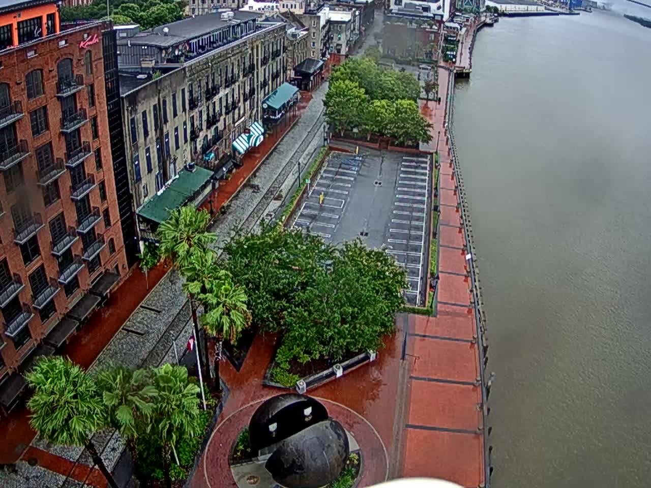 Savannah, GA River St. WW2 Memorial Webcam Debby (2024)
