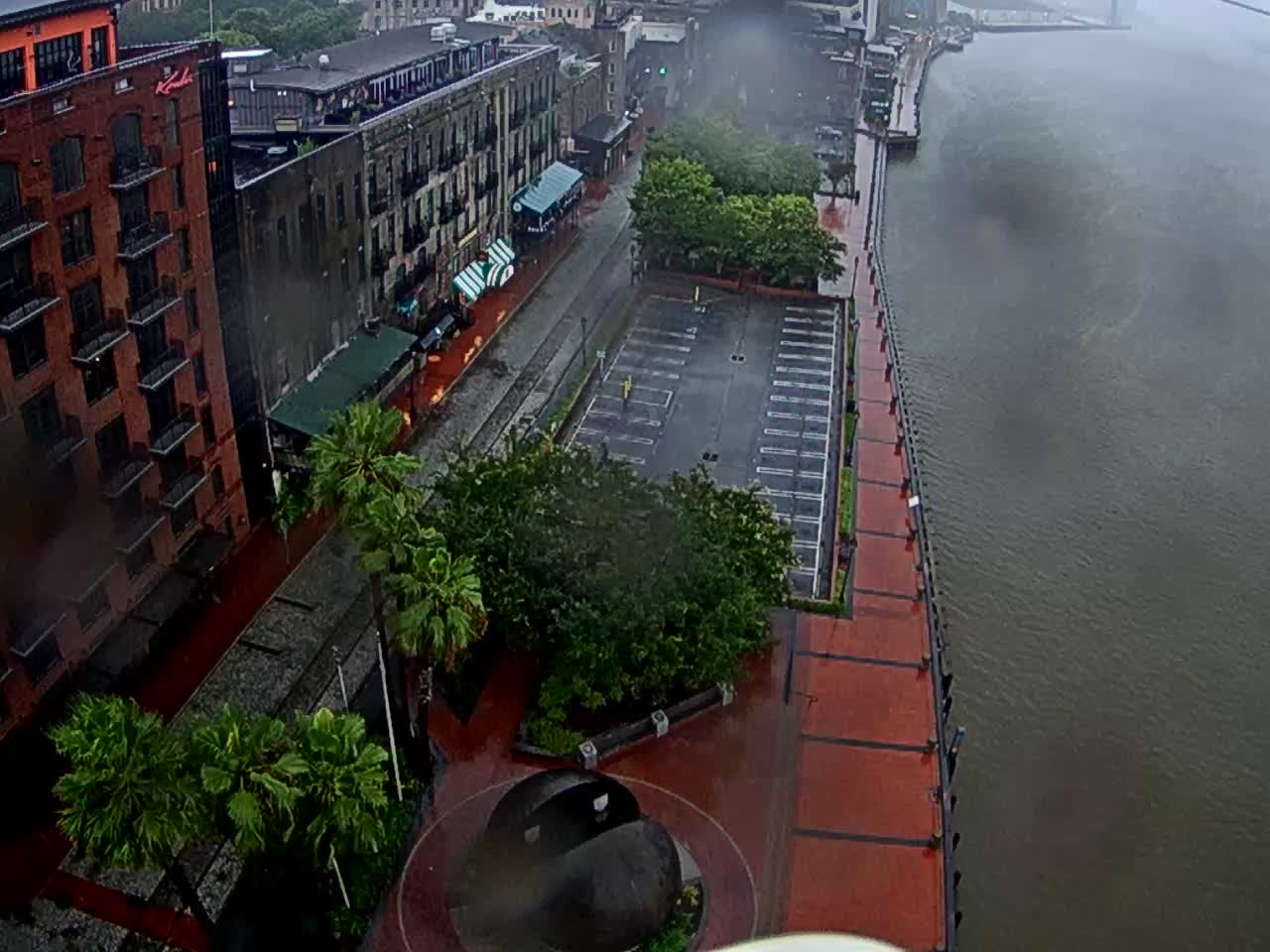 Savannah, GA River St. WW2 Memorial Webcam Debby (2024)