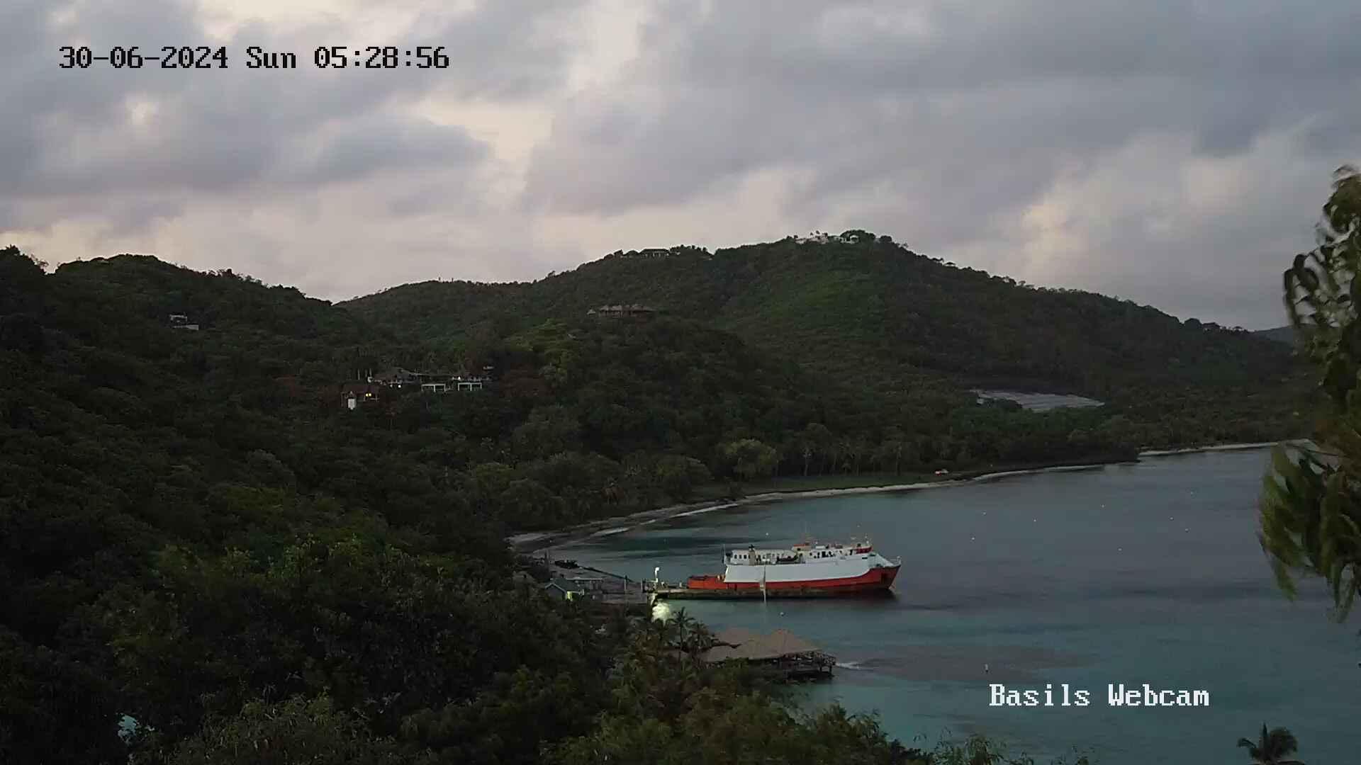 Lovell Bay St. Vincent and the Grenadines - Recording Beryl (2024)