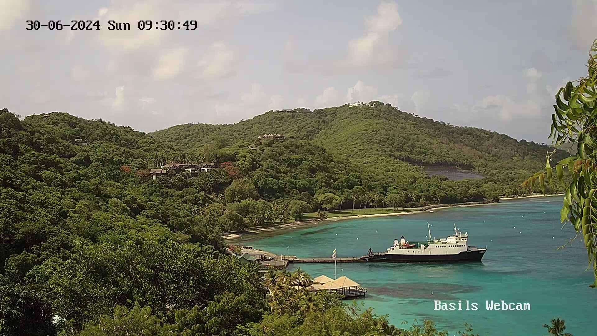 Lovell Bay St. Vincent and the Grenadines - Recording Beryl (2024)
